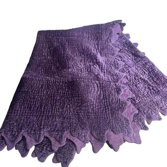 soft surroundings purple crushed velvet wavey edge Quilted throw blanket - Picture 4 of 13